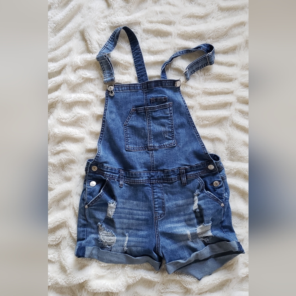 Almost Famous distresses size 13 juniors denim overalls fits big